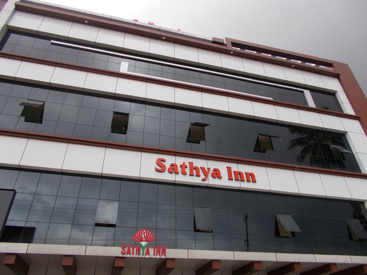 Sathya Inn Guruvāyūr Exterior foto