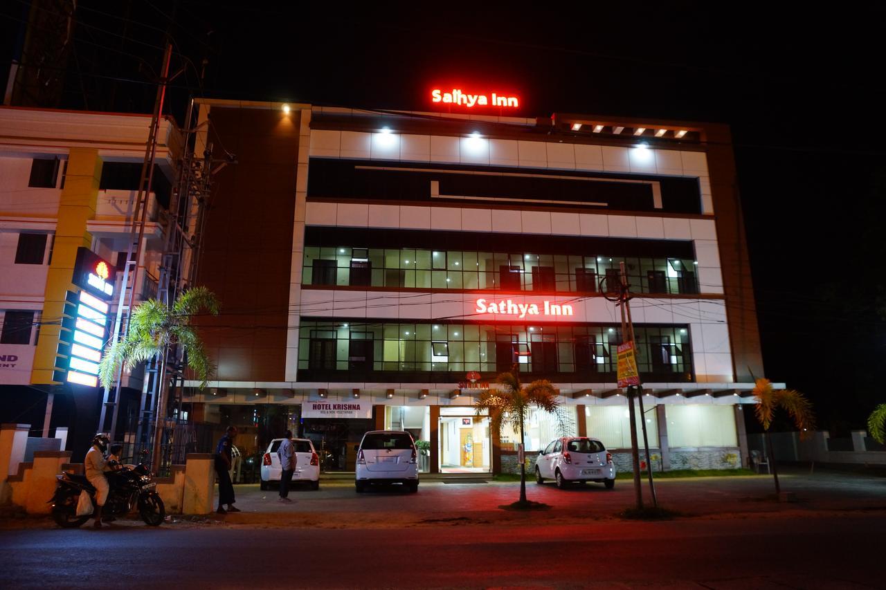 Sathya Inn Guruvāyūr Exterior foto